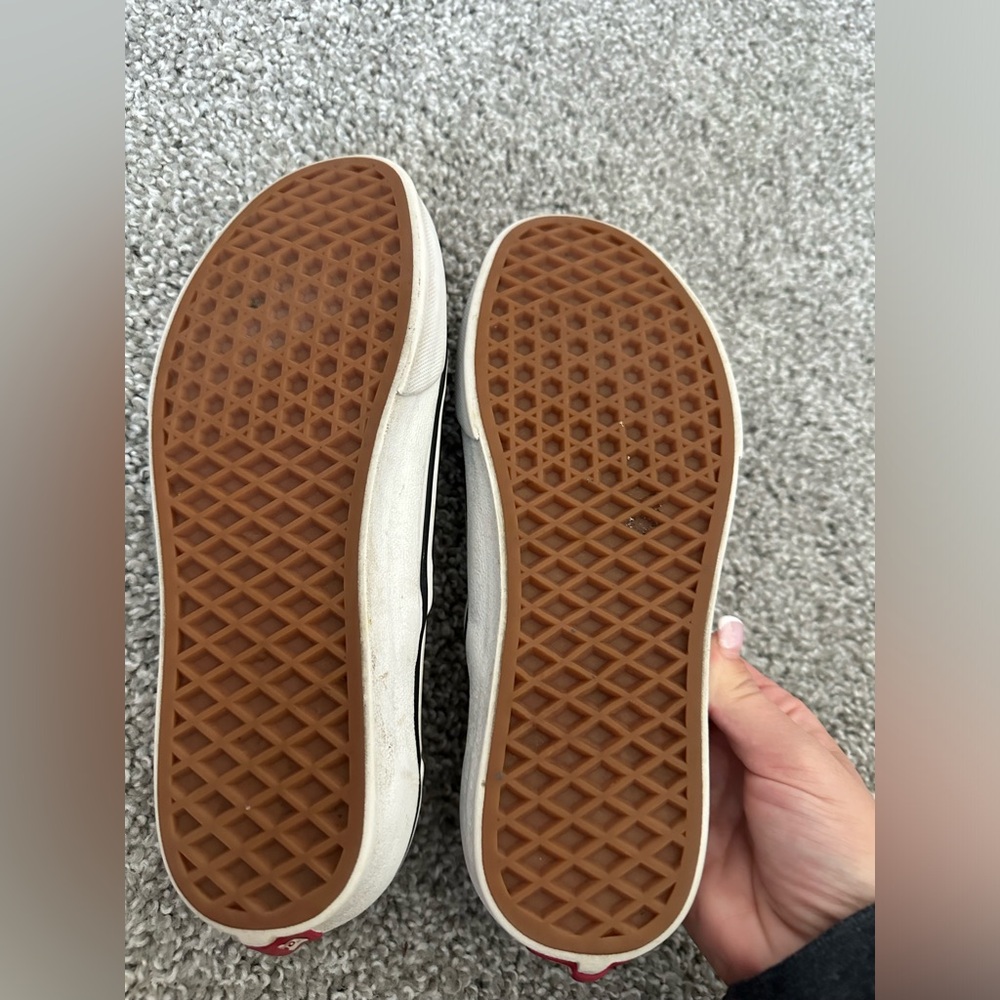 Black slip on vans size W7.5 - Picture 2 of 5